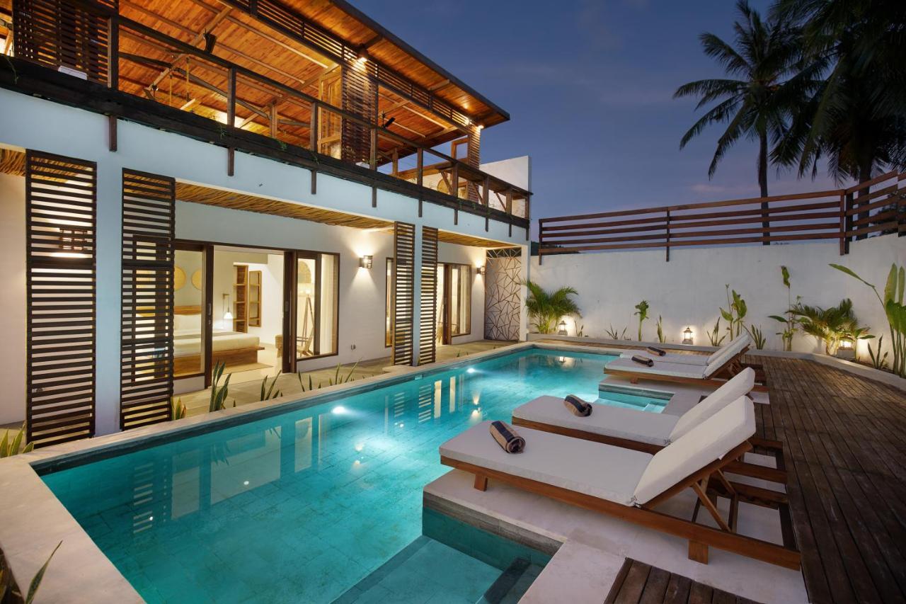Villa Sakura. Luxury 3 Bedroom Villa. Selong Belanak Luaran gambar